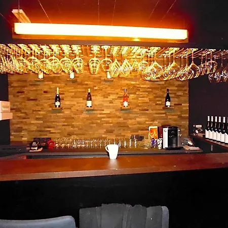 Les 4 Vins Couette-café Longlier
